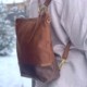 2 in 1 Rucksack-Tasche Brauntöne Nachhaltig in Aktion
