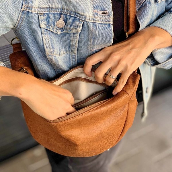 Moonbag Cognac Braun - Leder Faserstoff - Halbmondtasche - Nachhaltig - Reißverschlussinnenfach