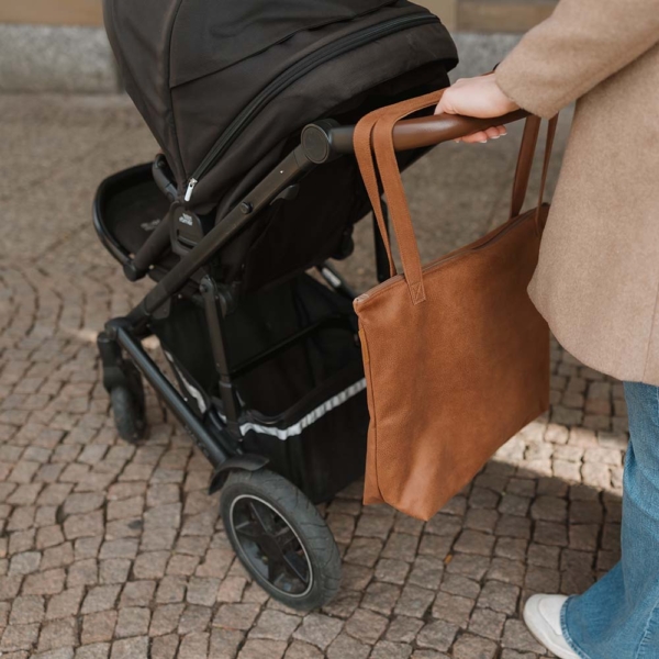Mom Bag | Großer Shopper mit Reißverschluss - Braun am Kinderwagen