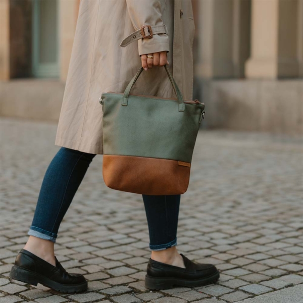 Mittelgroße Umhängetasche in Khaki & Braun mit Silber – Bild 3